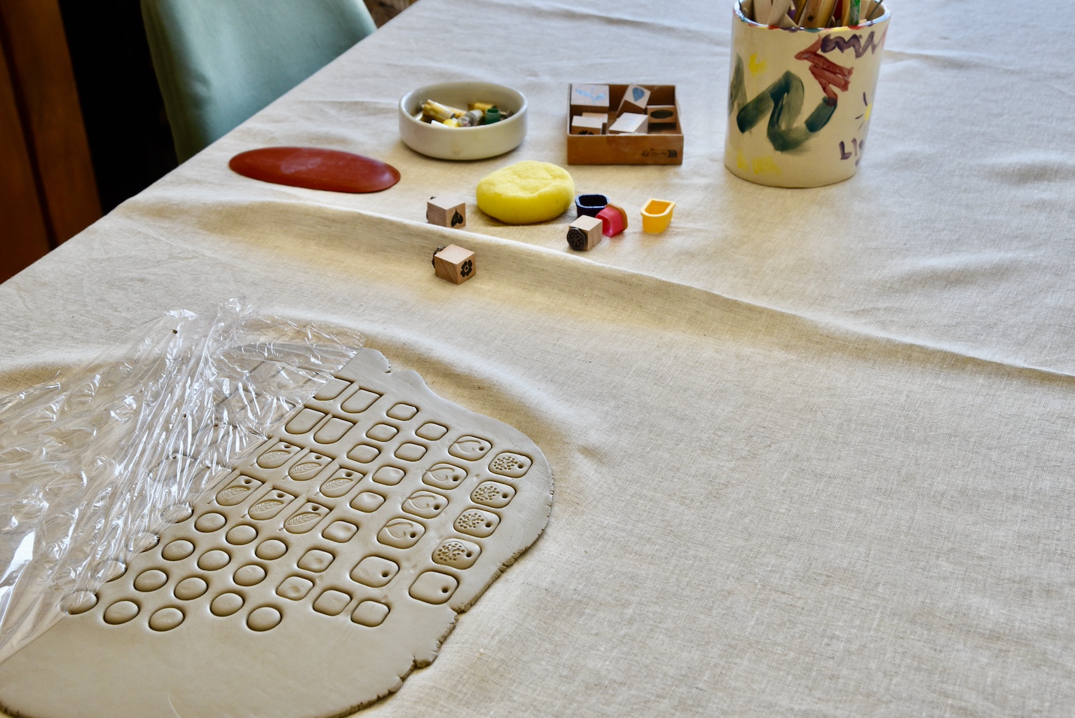 Savoir-faire artisanal MLS Pottery — bijoux en céramique façonnés et émaillés à la main